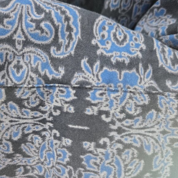 Catherine's Blue Paisley Long Sleeved Button Down Shirt Size 3x 26/28W - Picture 6 of 9